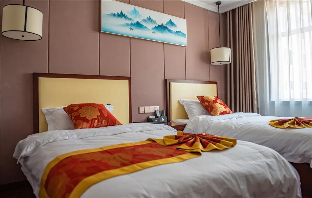 住最静的酒店，看最美的景！只因在黄河石林~