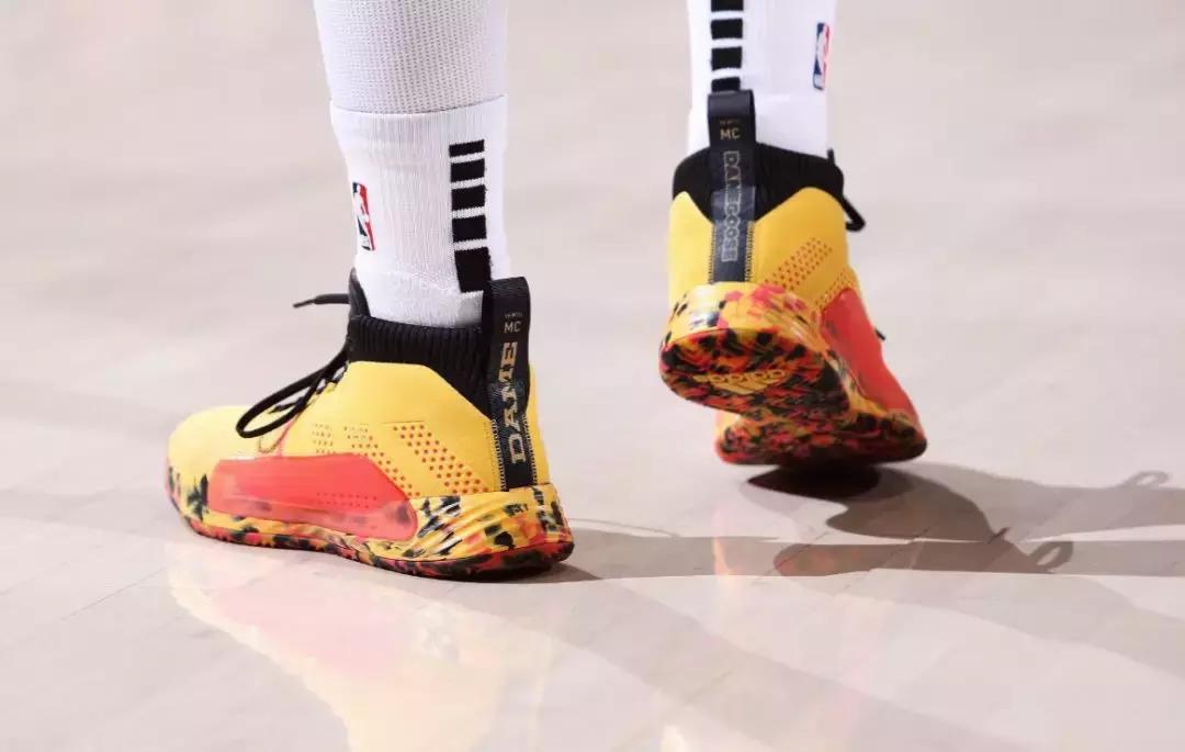 盘点性价比极高的篮球签名鞋：这双竟不到500块？