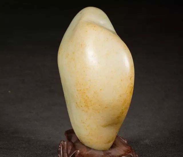 和田玉知识什么是水线,你知道和田玉的油性是怎么来的吗