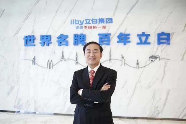 从负债累累到豪挣100亿,从白手起家到年薪7亿