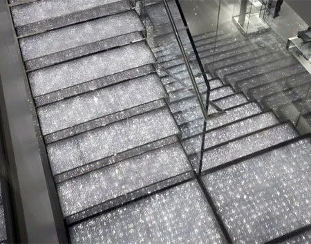 施华洛世奇为什么看起来那么廉价,施华洛世奇为什么那么廉价