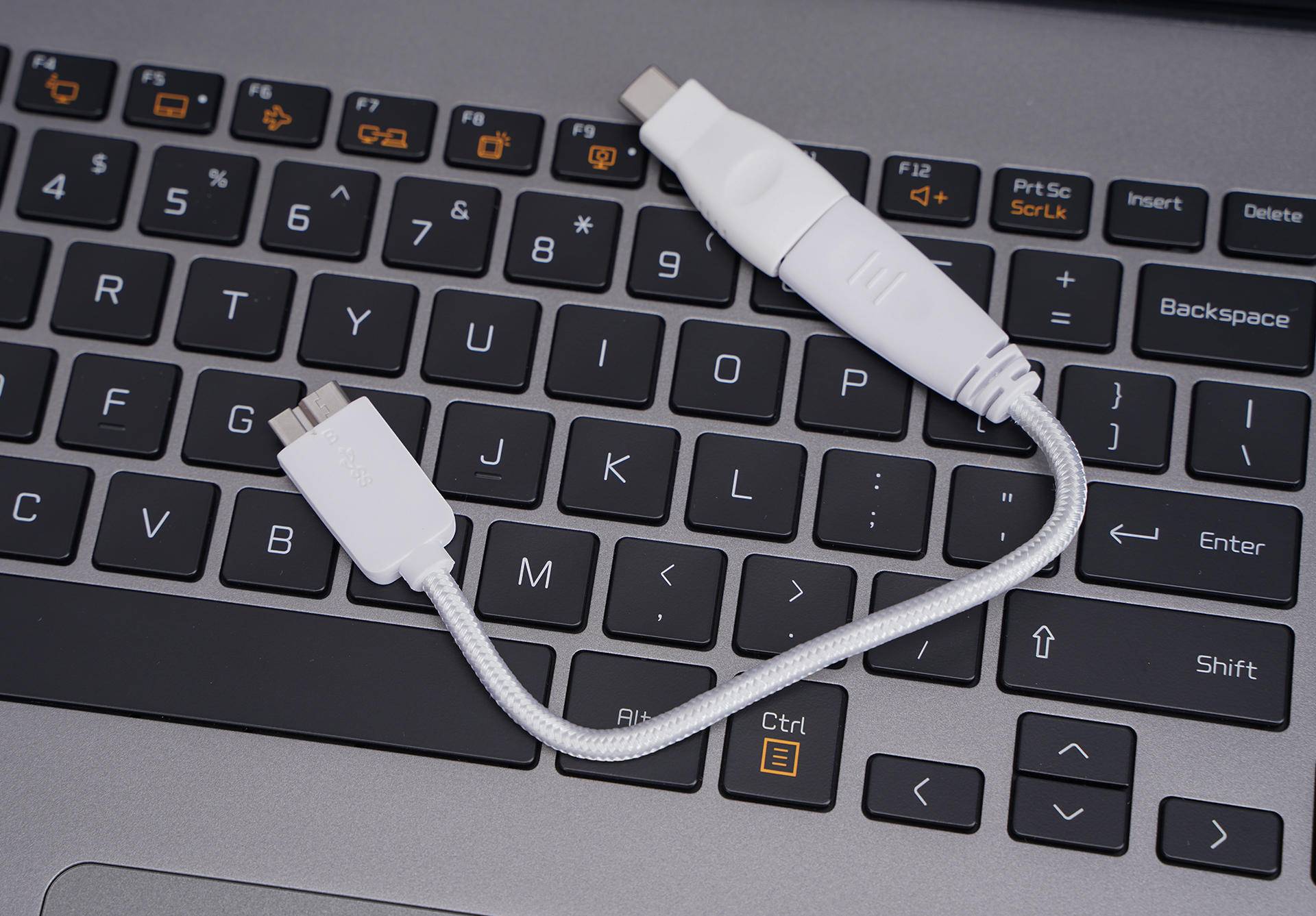 希捷移动硬盘限量版评测,希捷移动固态硬盘测评