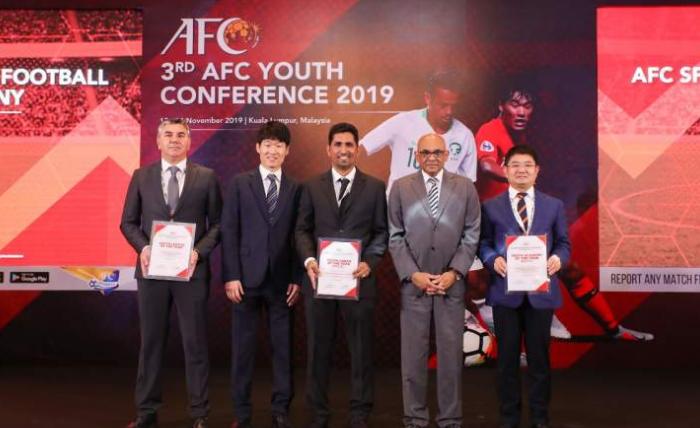 徐根宝获特别贡献奖,徐根宝获申花终身成就奖