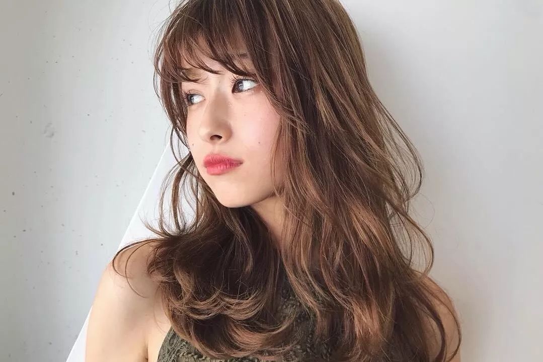 脸大怎么弄发型显脸小,个子矮脸大什么发型好看