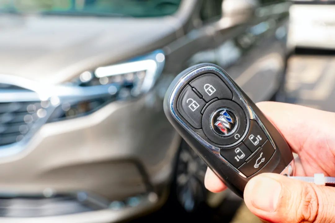 别克gl8es陆尊对比陆上公务舱,试驾gl8es陆尊