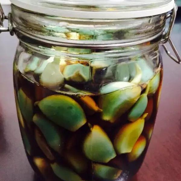 醋泡大蒜怎么吃最佳,怎样泡大蒜对肠胃有好处