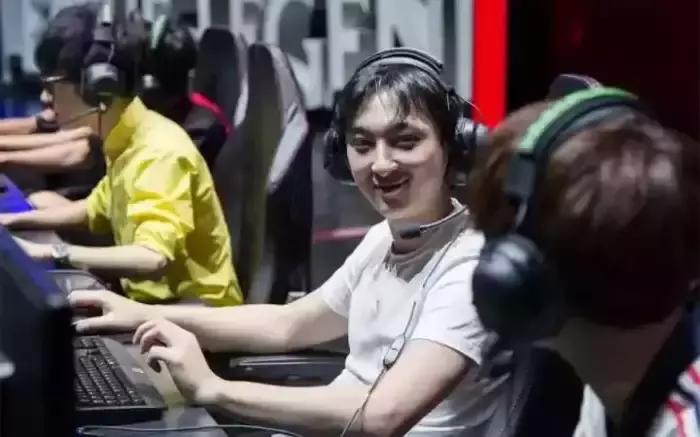 王思聪打的不是游戏而是人情世故,王思聪游戏传奇