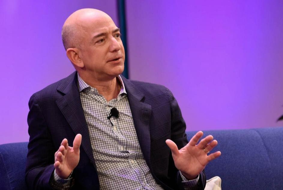 贝佐斯前妻有多少钱,贝索斯的现任妻子