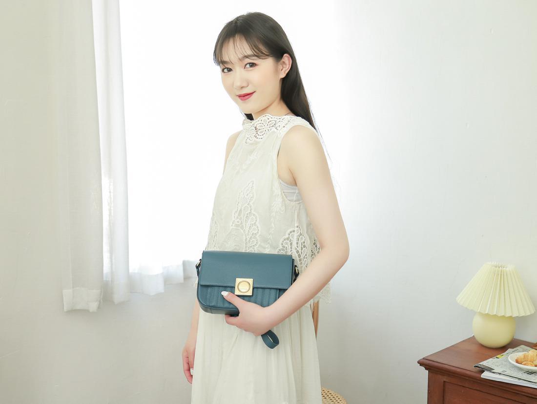 新款时尚爆款小方包,新款简约质感小方包