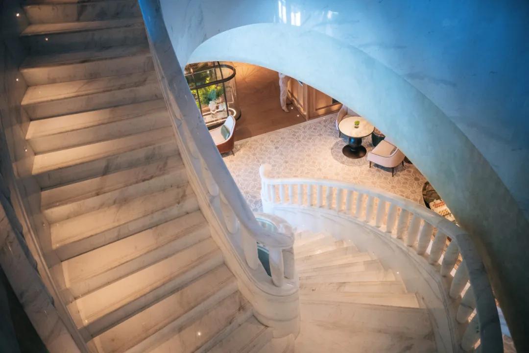 鍗庡皵閬撳か鐧惧勾缁忓吀,鍗庡皵閬撳か鐧惧勾鐢垫