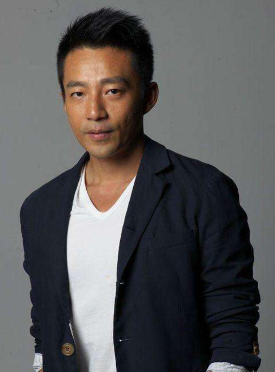 汪小菲喝醉了视频,汪小菲深夜直播发飙回放