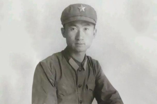 中国首富马化腾创业,许家印和马化腾哪个强