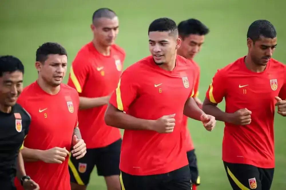 12强中国男足vs澳大利亚,男足国外比赛