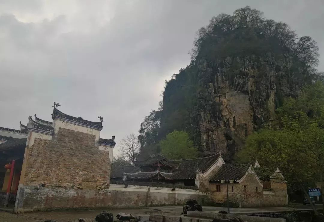 璐哄窞鏄ヨ妭鐗规畩椋庝織,璐哄窞瀹朵埂椋庝織鏂囧寲