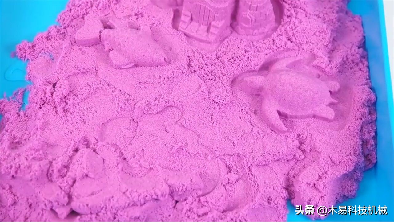 国外小哥亲身实验,将太空沙加热,结果发生了什么?