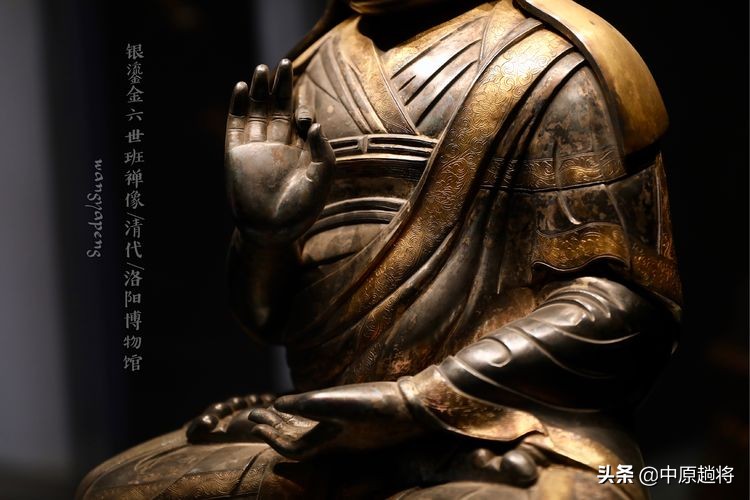 洛阳博物馆专门为二十多件珍宝成立了一个展馆