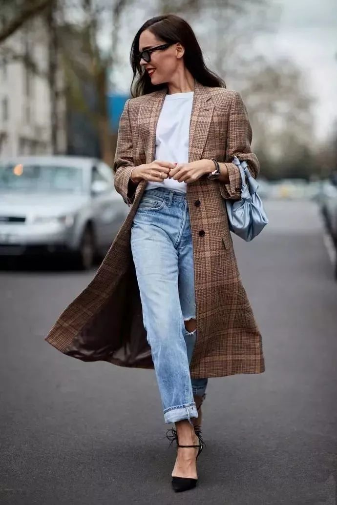 墨绿色格纹大衣怎样搭配好看,短款格纹毛呢大衣的搭配方法