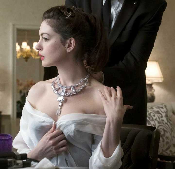 电影中真正的珠宝,鸽子蛋珠宝