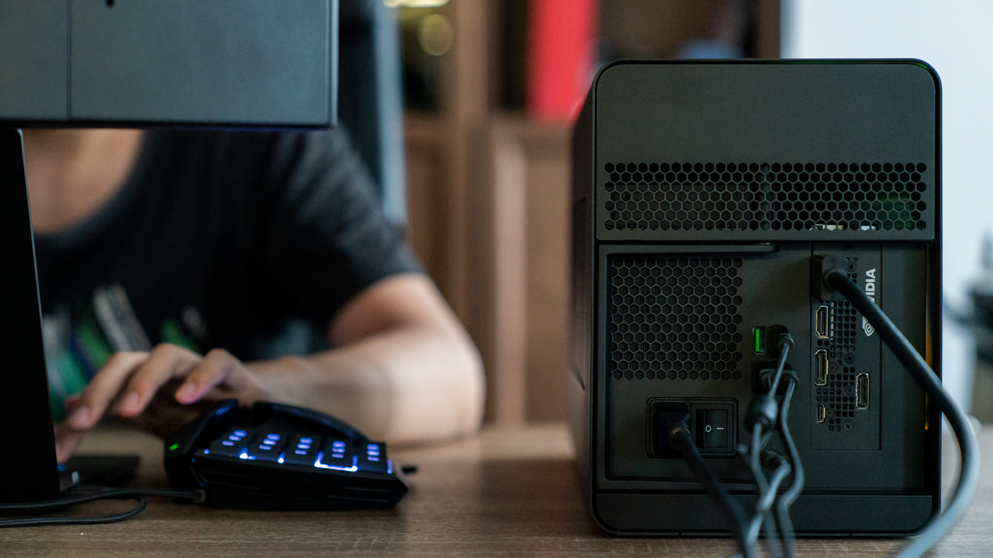 雷蛇razer战核x幻彩版显卡扩展坞,雷蛇战核x连接外置显示器