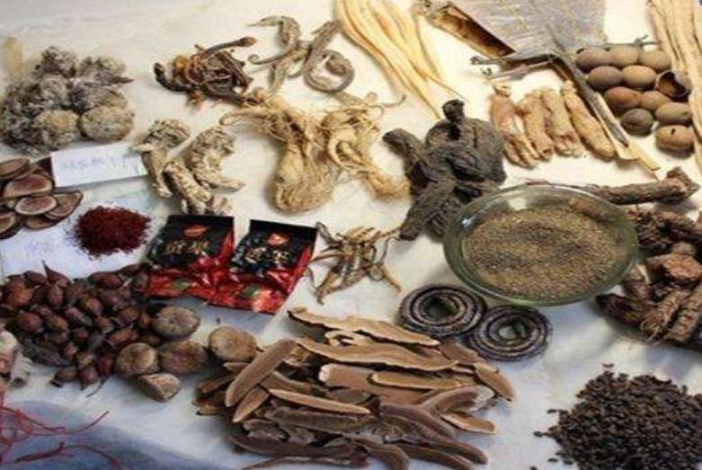 “泡药酒”必备的几款白酒，江小白上榜，第3款老中医最爱