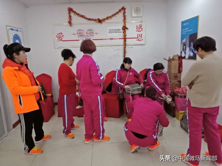 海州体育馆一路同行健步队,连云港微马海州健步队