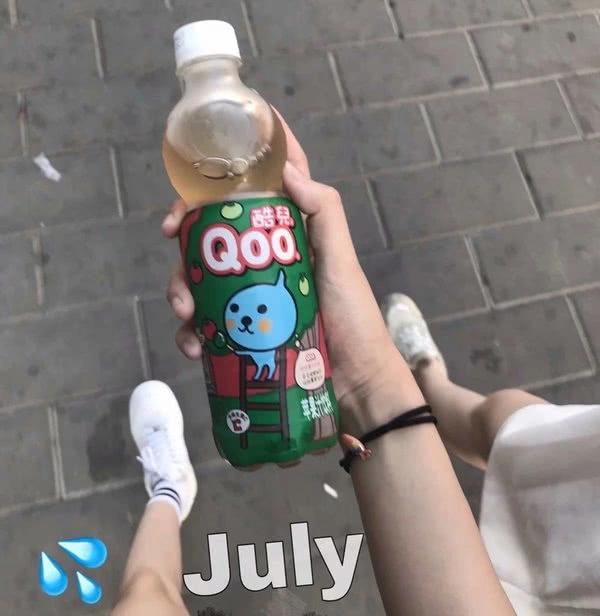 昨天想喝奶茶今天喝到了文案,奶茶店喝奶茶的文案