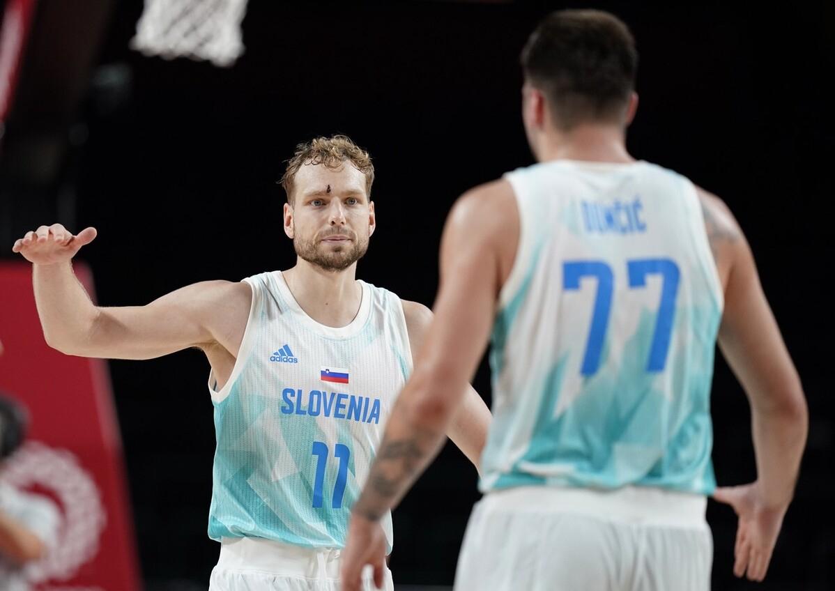 未尝一败！东契奇诠释何为FIBA通天代，小德弟弟抢眼，冲击奖牌