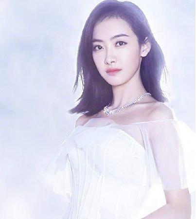 额头凸窄适合的发型女,额头扁脸长适合什么发型女