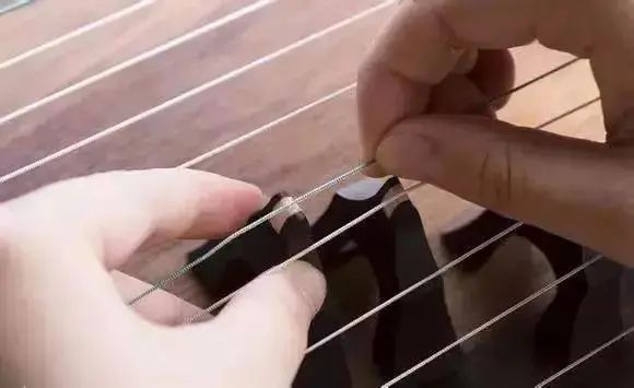 古筝多久更换琴弦,古筝换琴弦怎么避免弦断