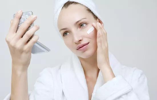 产后淡化细纹斑点霜,产后肚子长了很多斑点咋回事