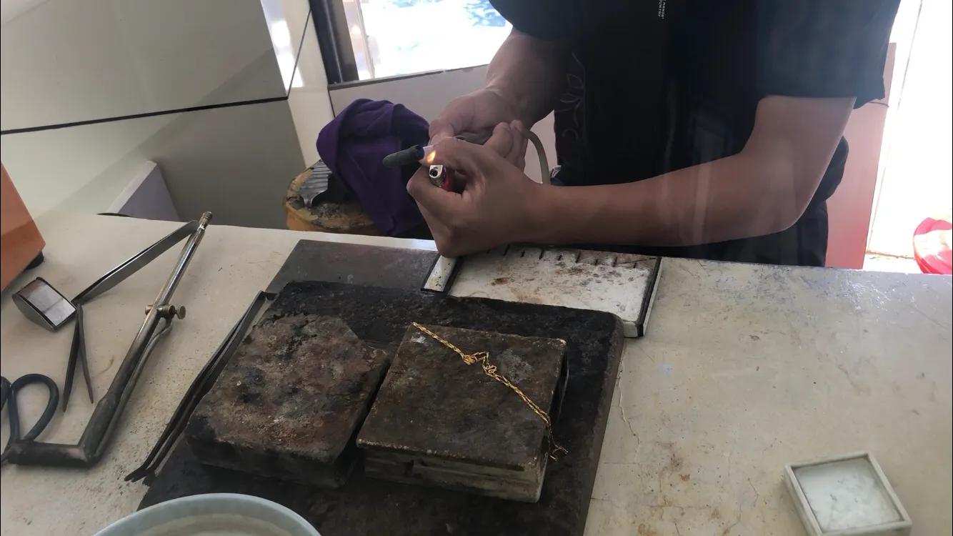 修项链断裂怎么修沈阳,断裂的金色项链