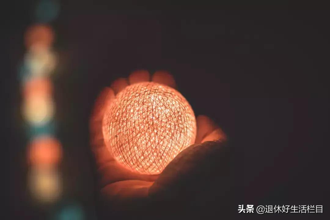 所谓见过世面是能讲究也能将就,用最简单的话表达见过世面