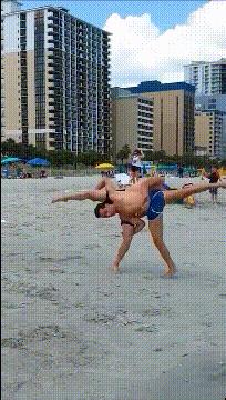 搞笑gif趣图小伙子估计你要单身了,gif爆笑趣图大爷永远是大爷