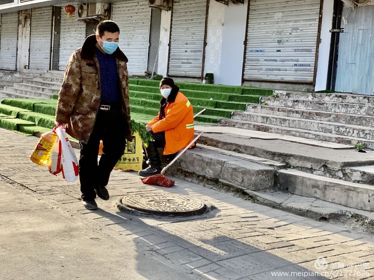 上阳宫到百货楼,疫情下逛西工,期待小街锅贴,王城广场听戏