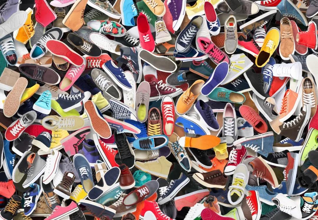 几十块一双的鞋,他挣出800多亿身家