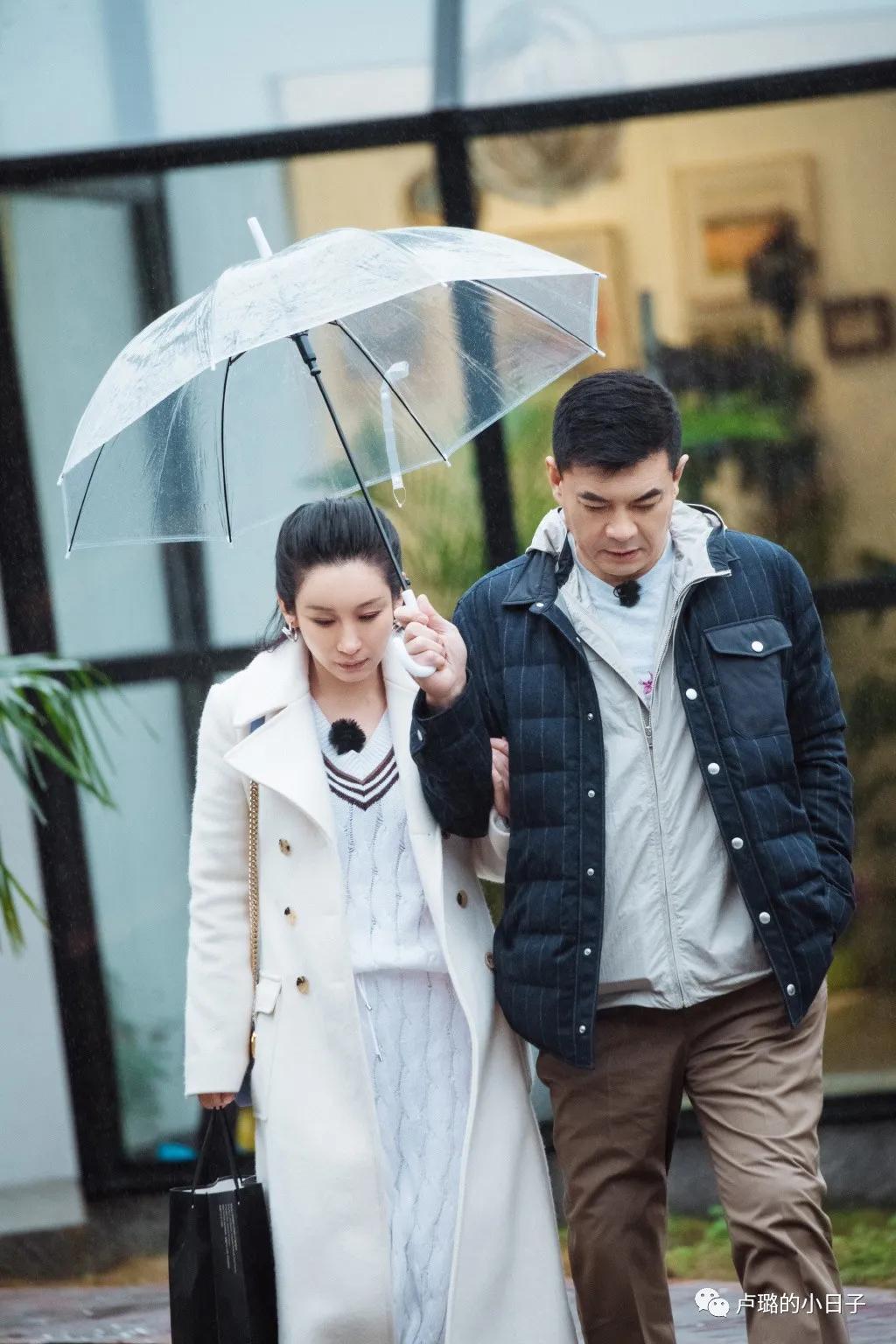 被秦海璐穿过的那些牌子,简直就是中年姐姐穿搭的模版