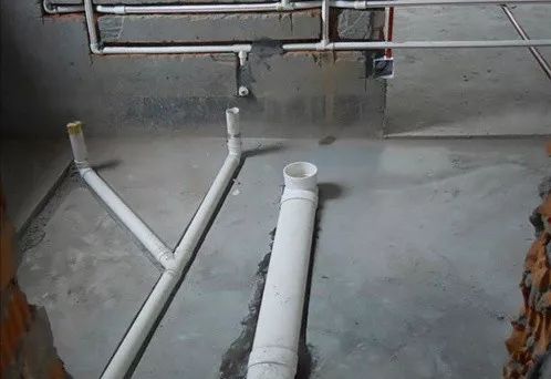 马桶移位后容易堵塞?老师傅分享:用这5个办法,不堵也不臭