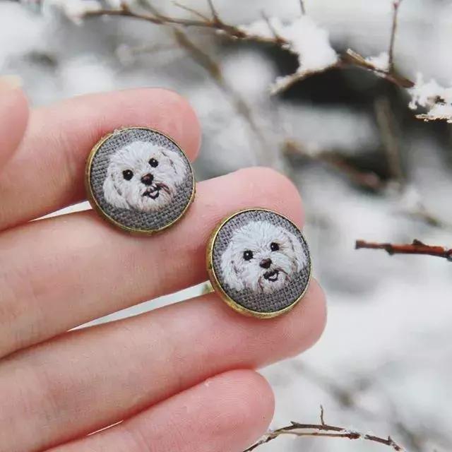 当一个程序员迷上了刺绣，就算手骨折了也无法阻止她……