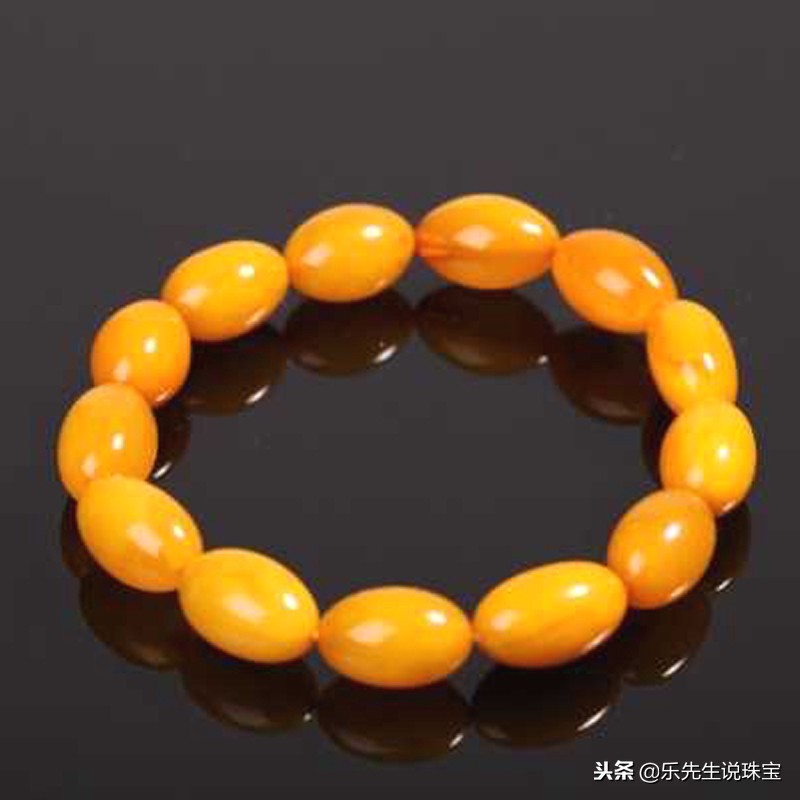 如何鉴别真假蜜蜡这方法简单有效,蜜蜡打紫光灯一定能鉴别真假吗