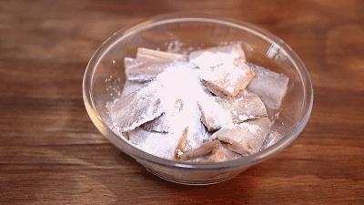 淀粉、生粉、面粉啥区别？上浆、勾芡、挂糊怎么用？用错毁一锅菜丨美食课堂