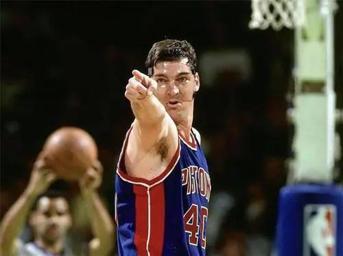 NBA纪实连载39:最想废了乔丹的那个人,恶贯满盈的比尔兰比尔