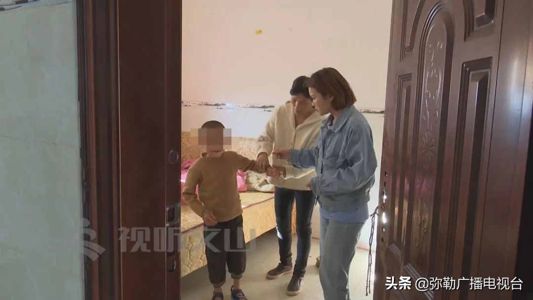 儿童自虐的三大原因,2岁孩子自虐是怎么造成的