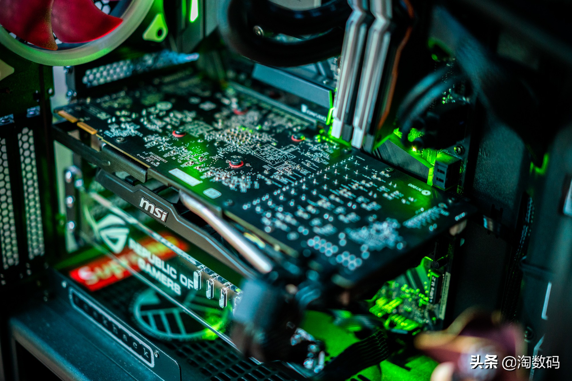 少年曾经的梦想：箱底翻出一张MSI微星R9280X红龙显示卡再战江湖