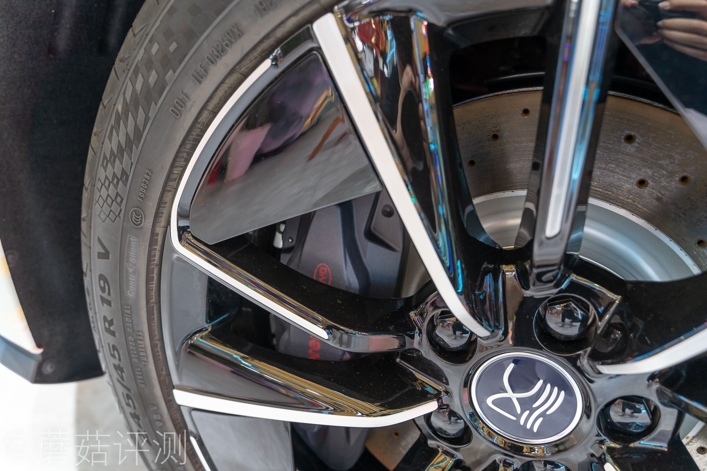 又有啥好玩的？蘑菇带你逛ChinaJoy2021，硬件、车和漂亮的小姐姐