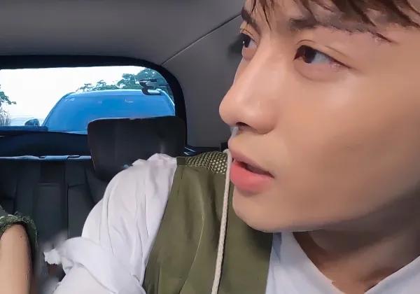 王嘉尔黄旭熙董思成angelababy,王嘉尔董思成跑男