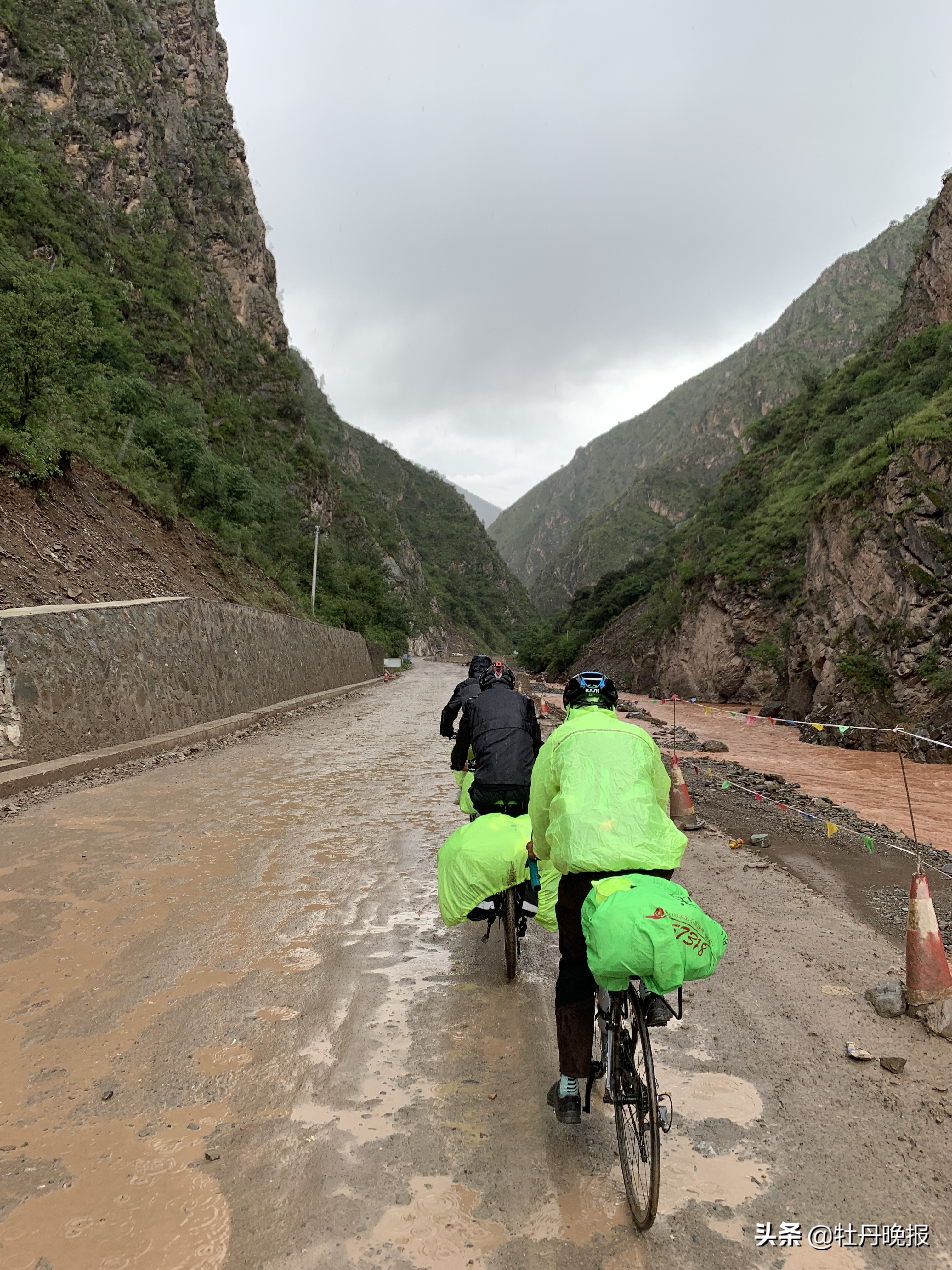 西藏318骑行大学生,骑行g318国道川藏线
