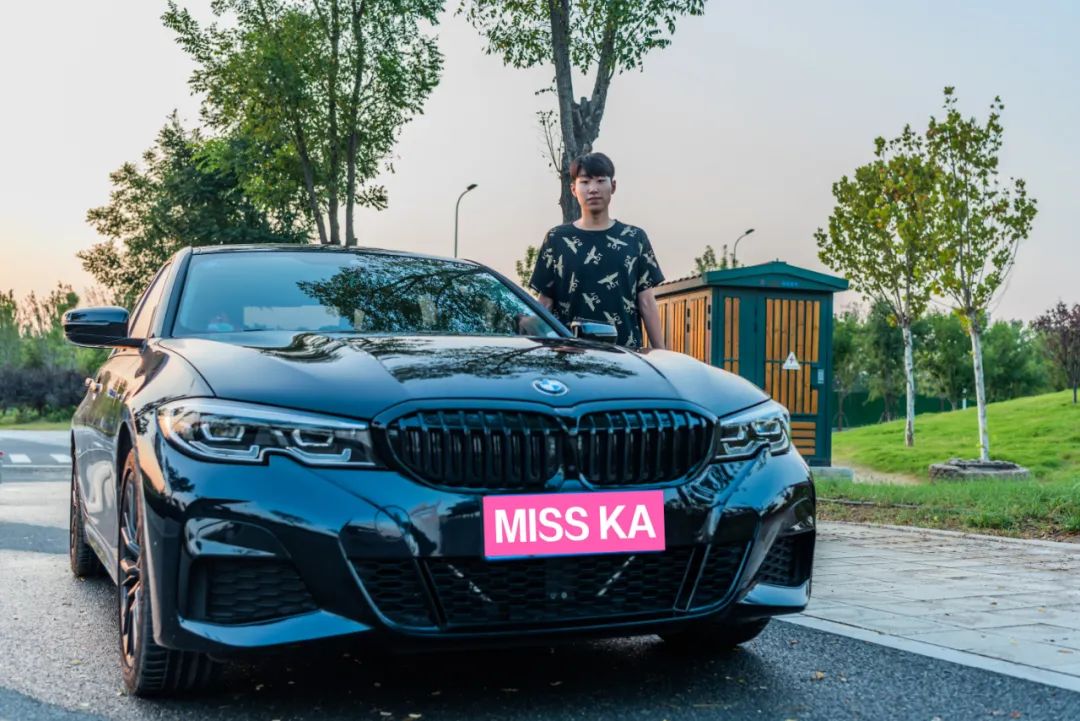 宝马325li实际油耗多少,宝马325li曜夜运动版油耗