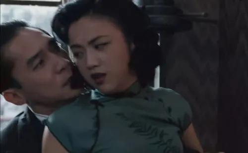 从湖上青玉柳到沪上*欲情**流?大男孩霍尊长文回应陈露的指控并致歉