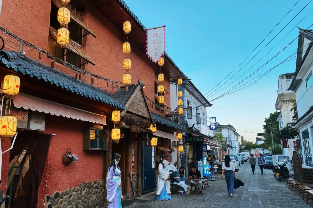 云南大理古城逛吃,大理好吃的特产哪里买最便宜