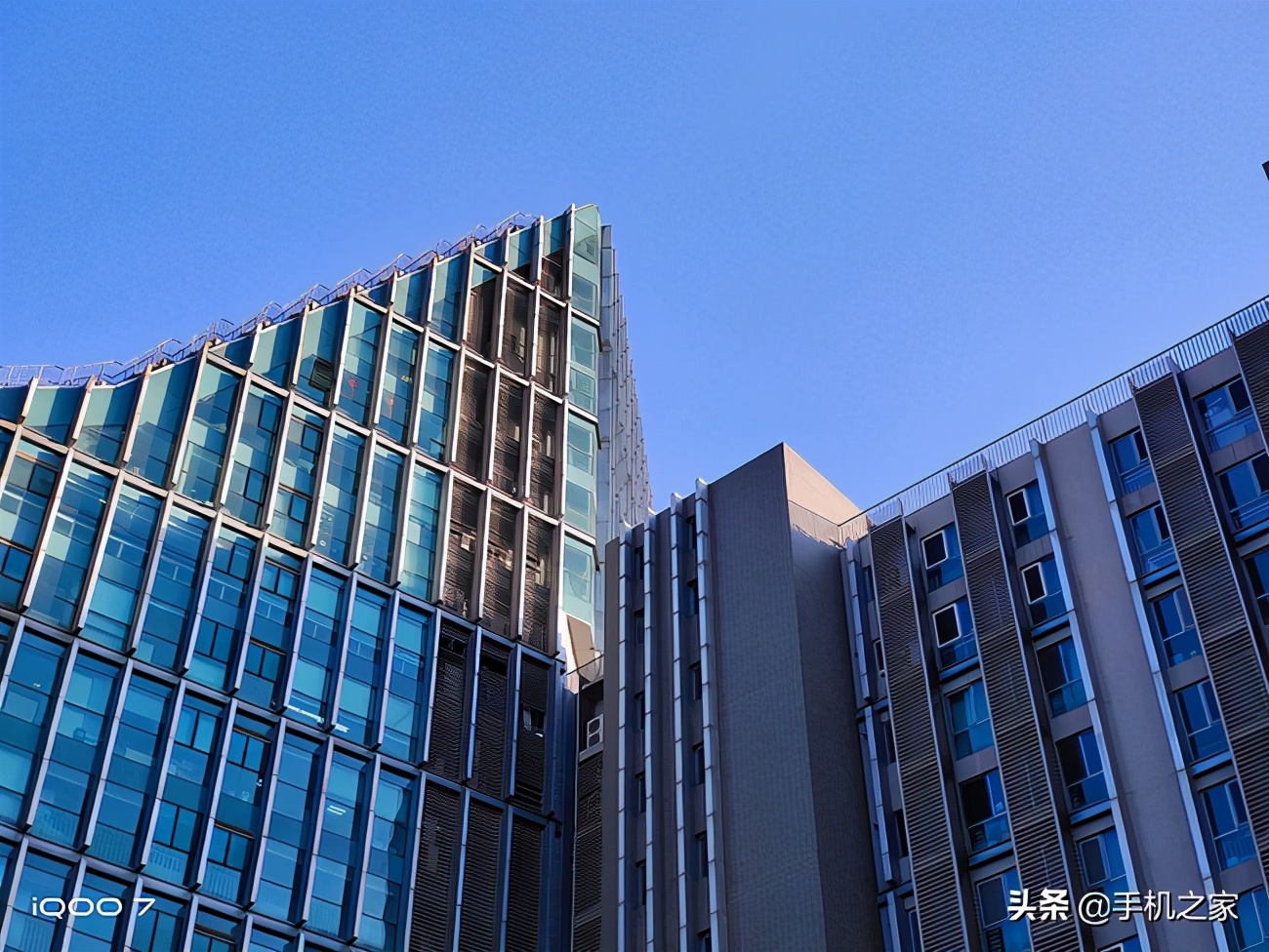 iqooneo5s和iqoo7更推荐哪个,iqoo7的30w快充有多快